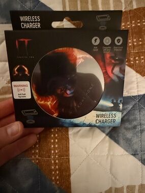 Warner Bros. IT Themed Wireless Charger - Black, Red, Blue
